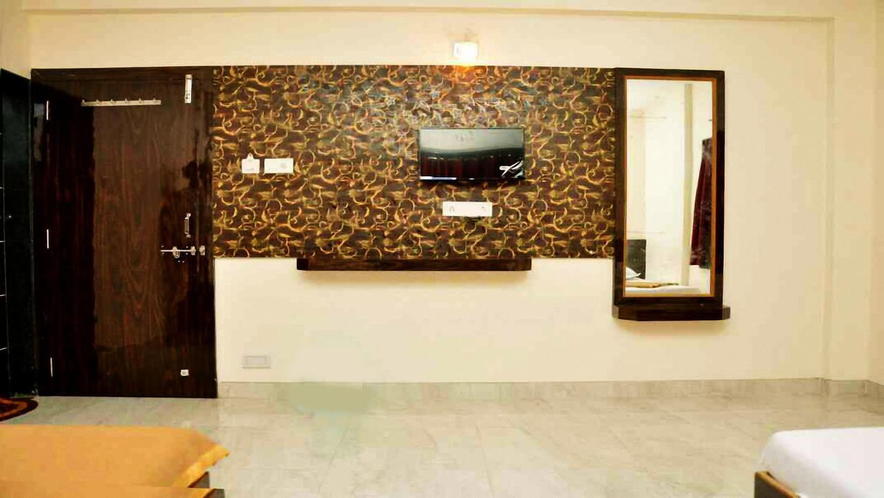 Sai Rajaram Palace Shirdi Exterior photo