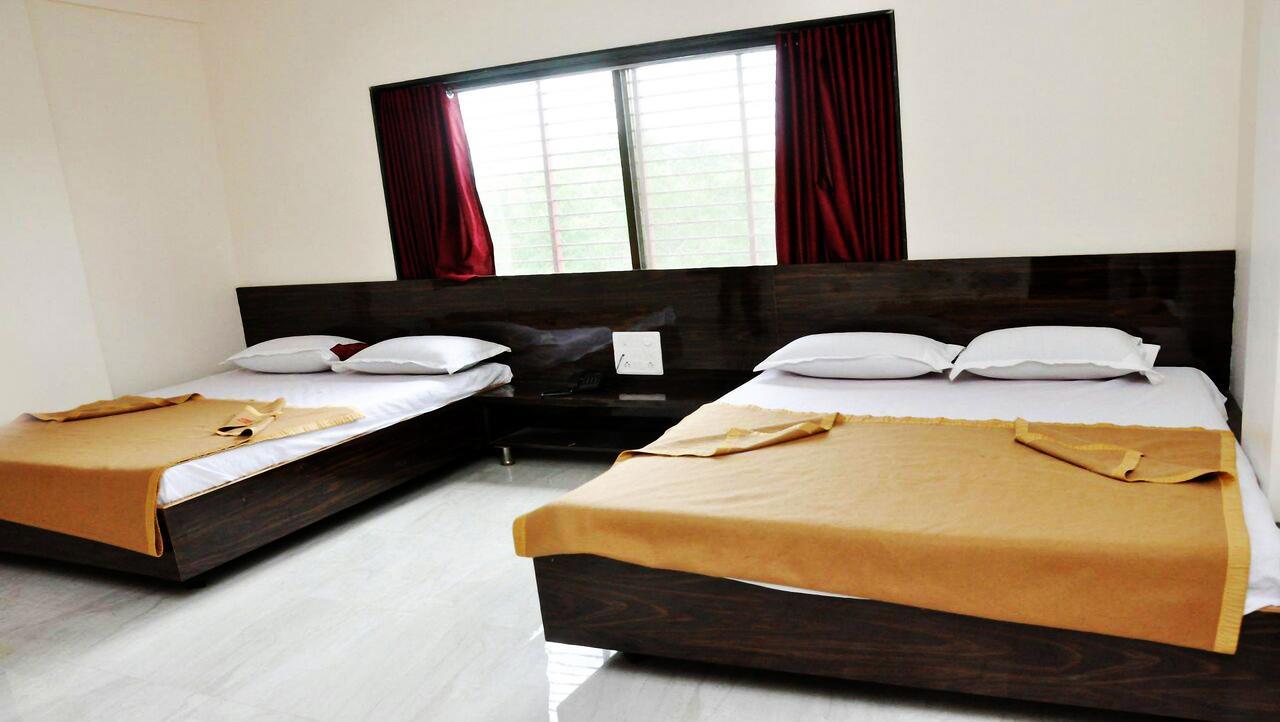 Sai Rajaram Palace Shirdi Exterior photo